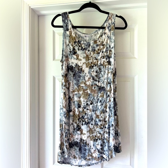 LOGO Tank - Picture 1 of 2